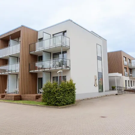 Beachside I Aisa 39 With Balcony & Free Parking Lägenhet Pärnu