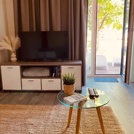 Beachside I Aisa 39 With Balcony & Free Parking アパート パルヌ
