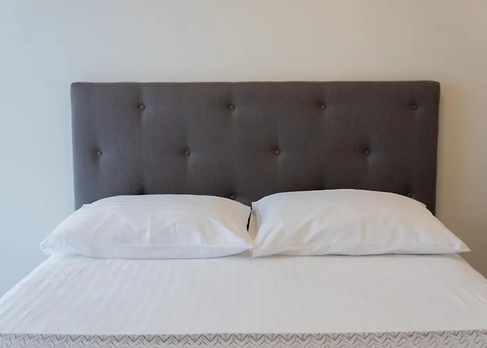 Beachside I Aisa 39 With Balcony & Free Parking 아파트