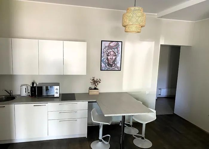 Beachside I Aisa 39 With Balcony & Free Parking 아파트